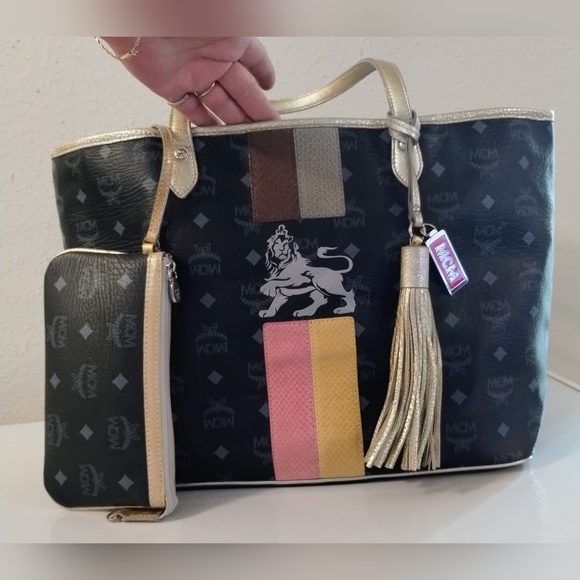 MCM Princess Lion Tote Bag With Coin Pouch, MCM Bag Charm - Picture 5 of 16